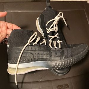 Under Armour Project Rock mens shoes size 10.5 worn once great condition